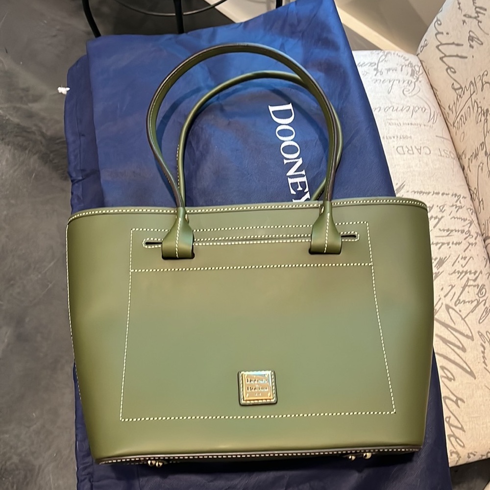 Dooney & Bourke olive slip tote purse